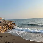 Beach House Rana E Hedhun