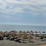 Beach House Rana E Hedhun